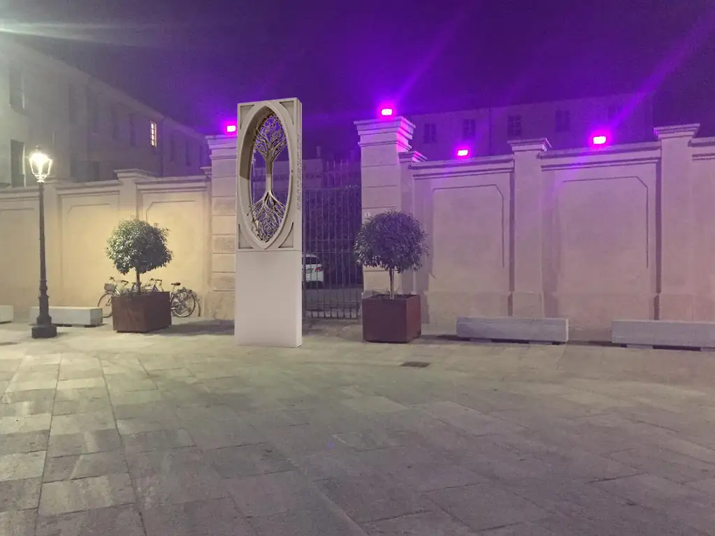 Sculpture - Night positioning